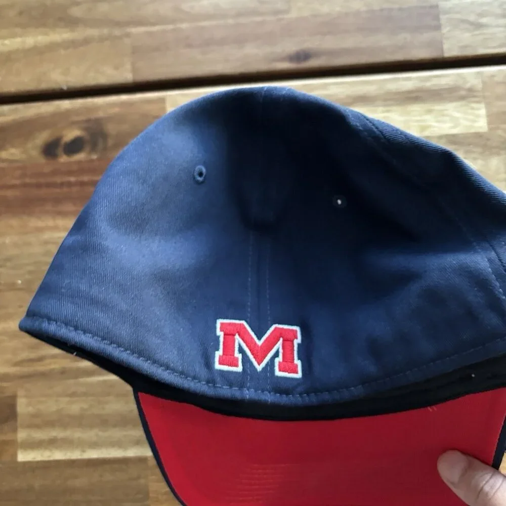 Nike Ole Miss Rebels Hat Cap NCAA‎ Blue Red NON Adjustable Sporty Gym Athleisure
